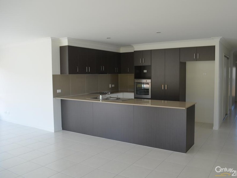 9 Eccles Close, Kirkwood QLD 4680