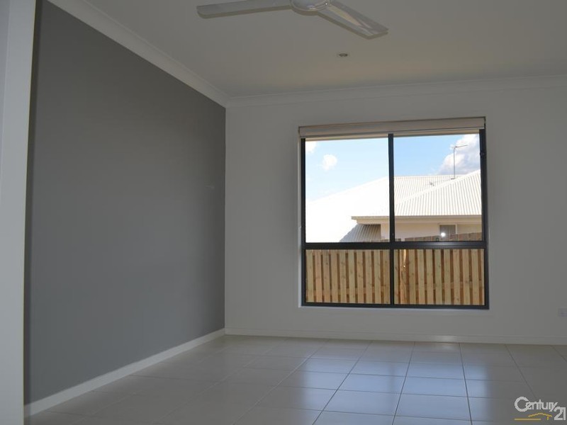 9 Eccles Close, Kirkwood QLD 4680