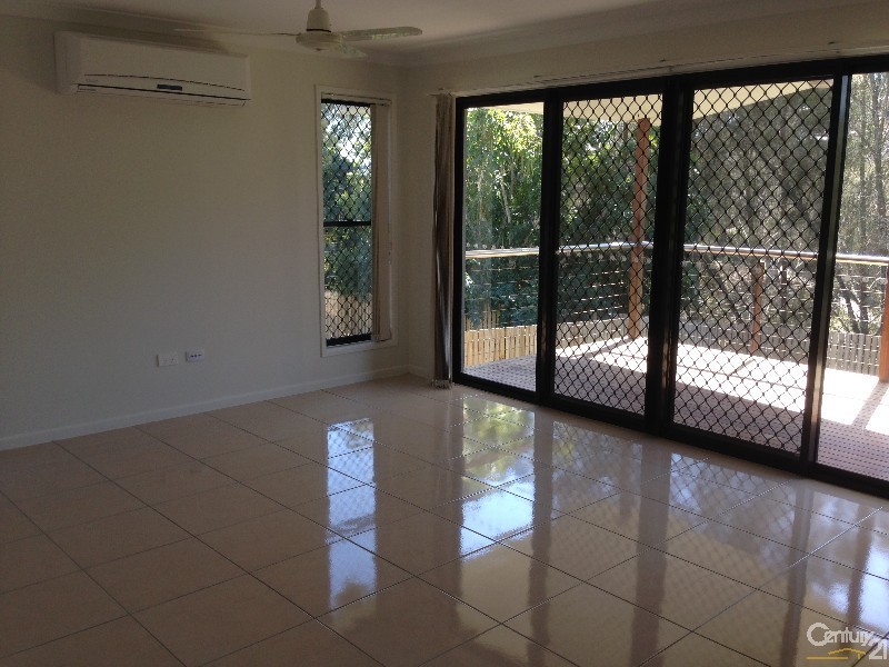 159B J Hickey Avenue, Clinton QLD 4680