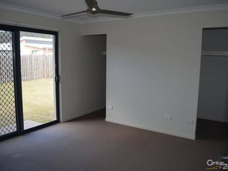 8 Creekview Drive, New Auckland QLD 4680