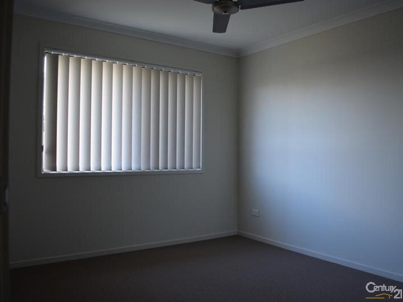 8 Creekview Drive, New Auckland QLD 4680