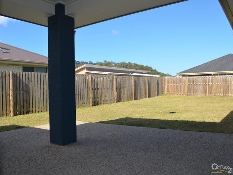 8 Creekview Drive, New Auckland QLD 4680