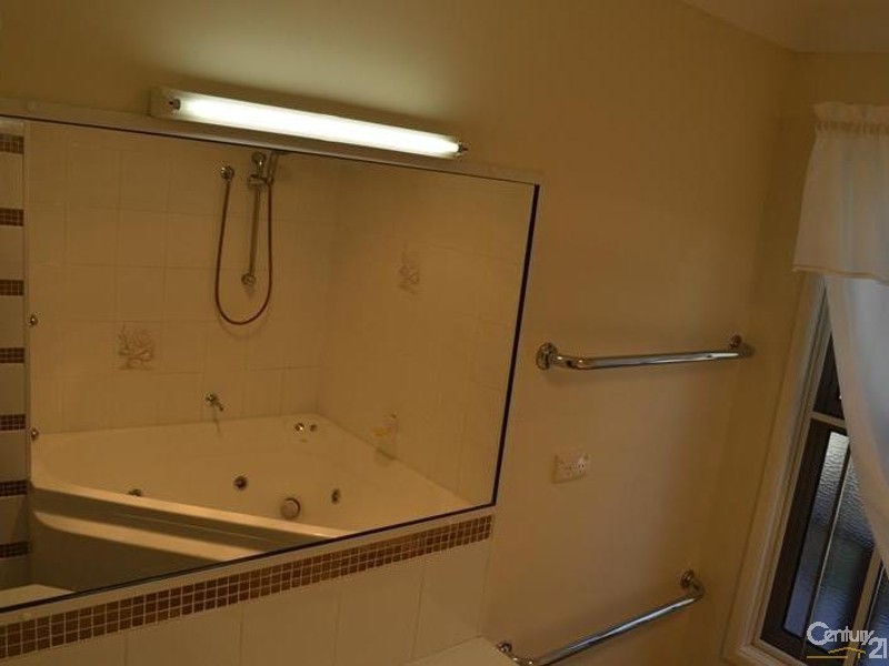 3 Covill Court, Telina QLD 4680