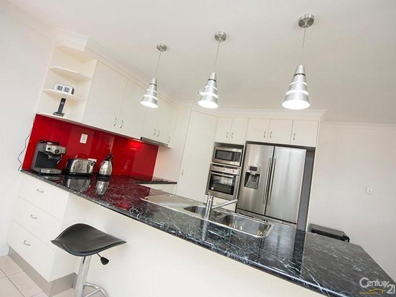 3 Koowin Drive, Kirkwood QLD 4680
