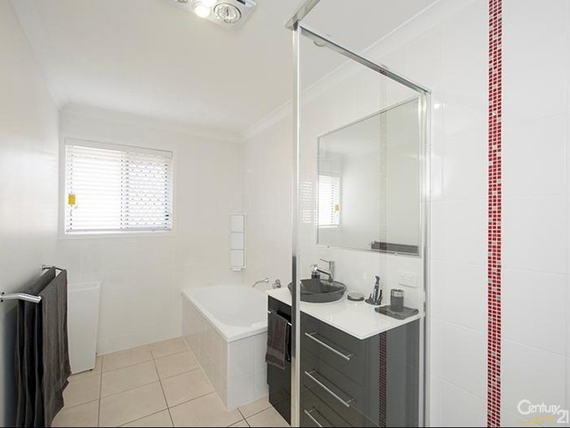 3 Koowin Drive, Kirkwood QLD 4680