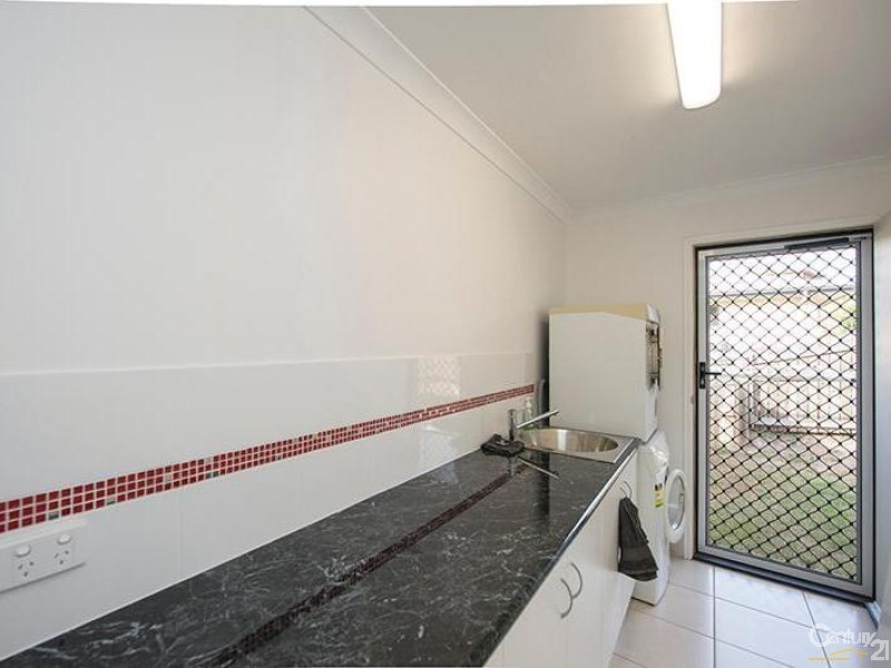 3 Koowin Drive, Kirkwood QLD 4680