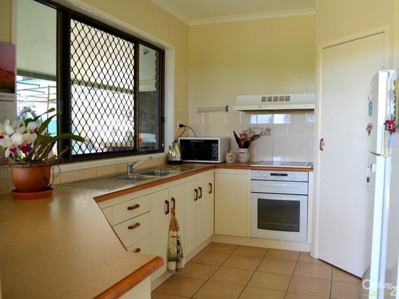 22 J Hickey Avenue, Clinton QLD 4680