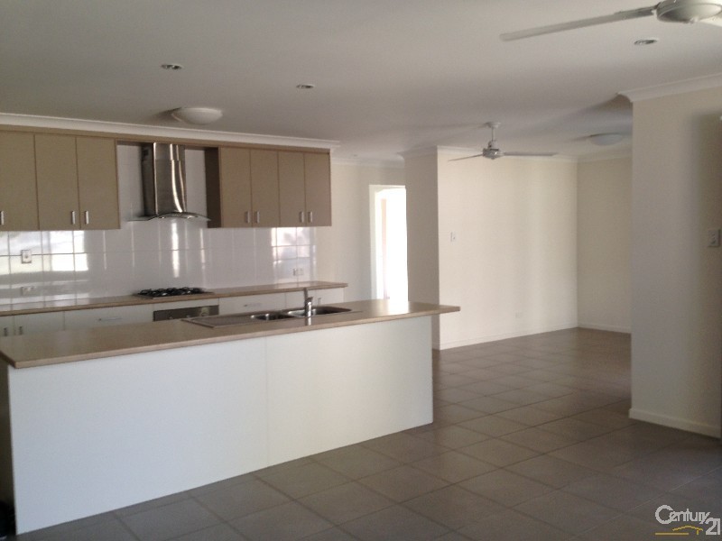 16 Sanctuary Place, South Gladstone QLD 4680