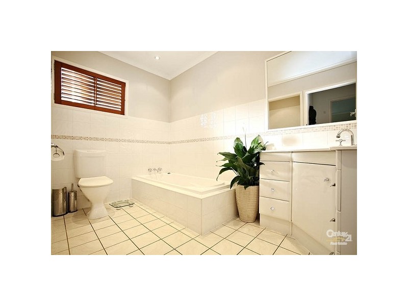 10 Hillcrest Avenue, Caboolture QLD 4510