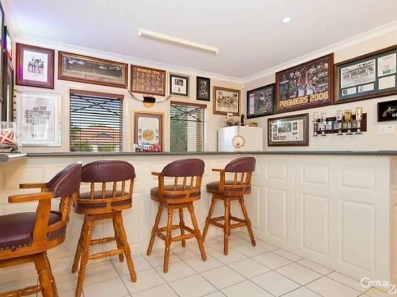 8 Lochern Court, North Lakes QLD 4509