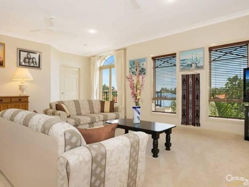 8 Lochern Court, North Lakes QLD 4509