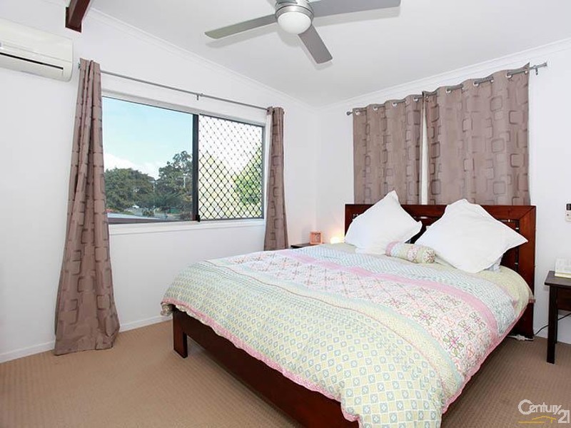 33 Dolphin Street, Deception Bay QLD 4508