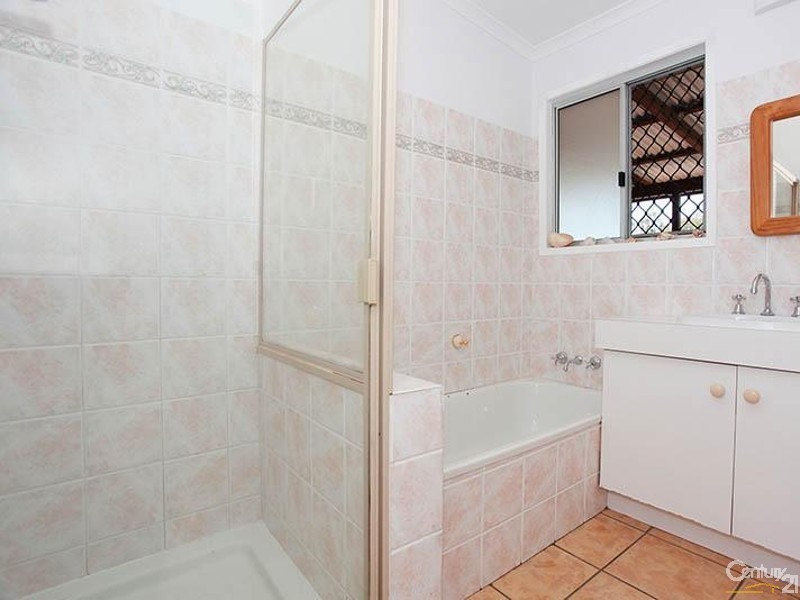 33 Dolphin Street, Deception Bay QLD 4508