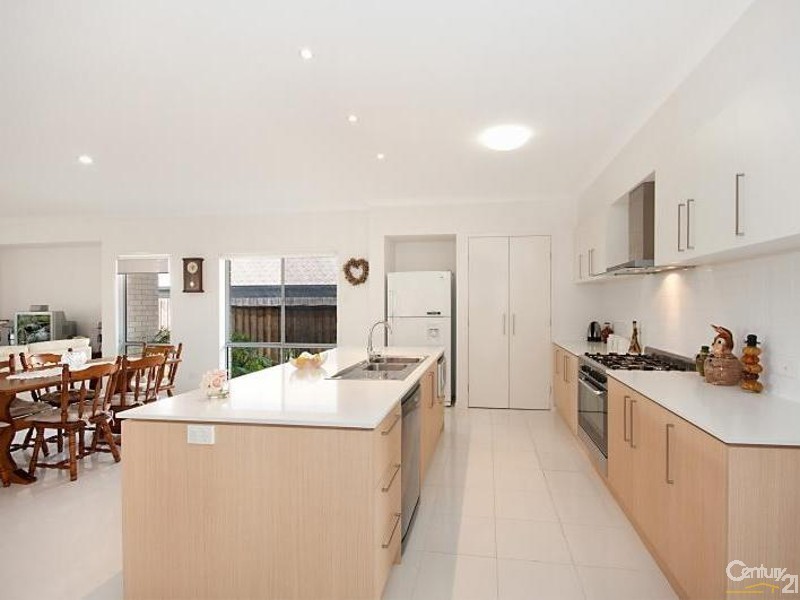 10 Highcliff Crescent, North Lakes QLD 4509