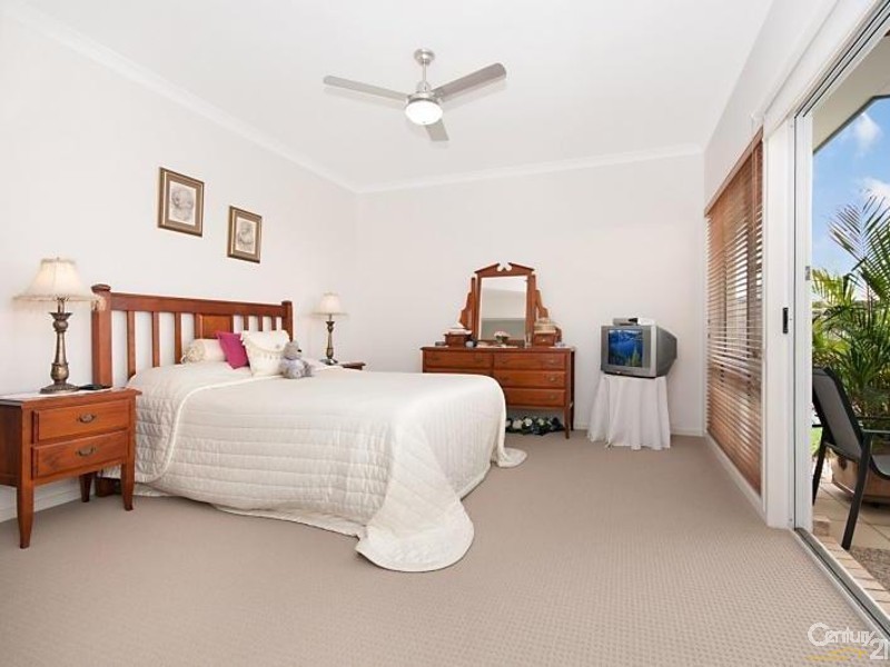 10 Highcliff Crescent, North Lakes QLD 4509