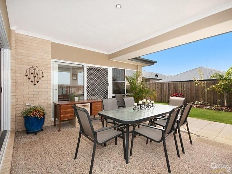 10 Highcliff Crescent, North Lakes QLD 4509