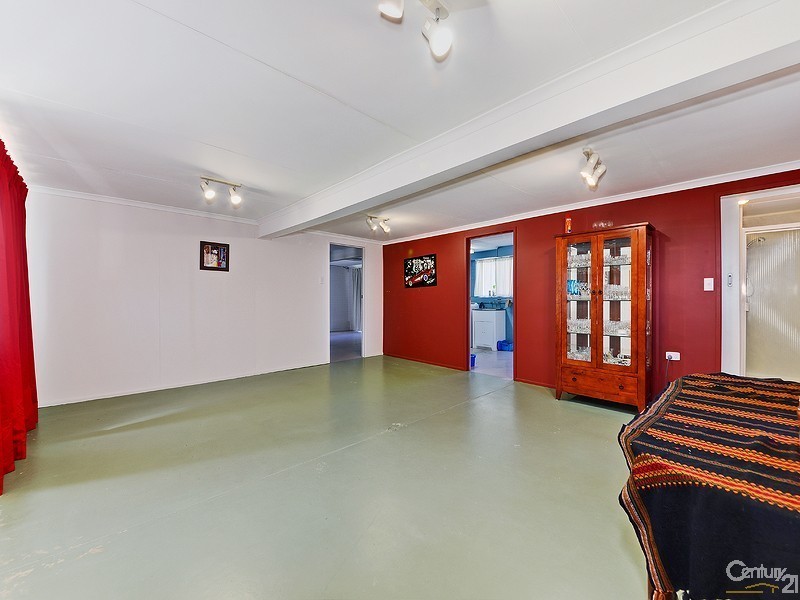 24 Arrakune Crescent, Kallangur QLD 4503