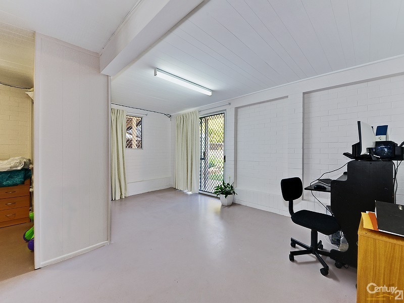 24 Arrakune Crescent, Kallangur QLD 4503