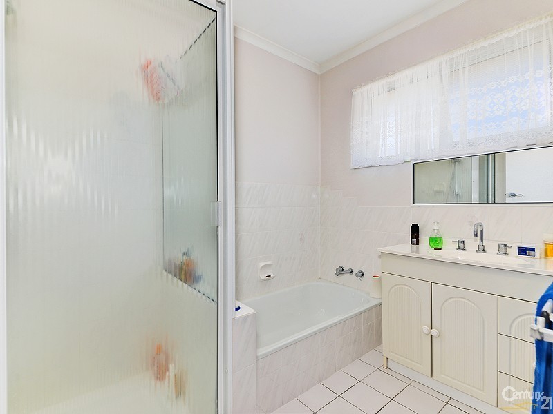 24 Arrakune Crescent, Kallangur QLD 4503