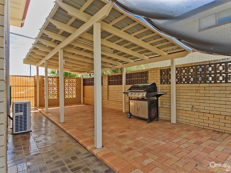 24 Arrakune Crescent, Kallangur QLD 4503
