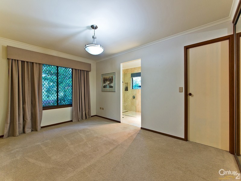 12 Hyde Road, Whiteside QLD 4503