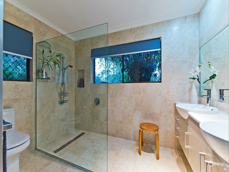 12 Hyde Road, Whiteside QLD 4503