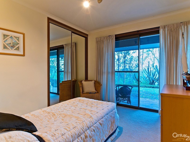 12 Hyde Road, Whiteside QLD 4503