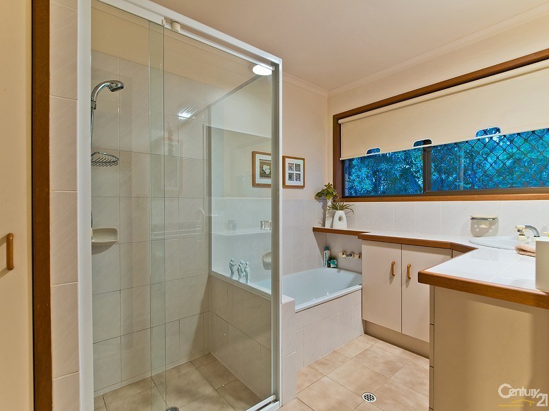 12 Hyde Road, Whiteside QLD 4503