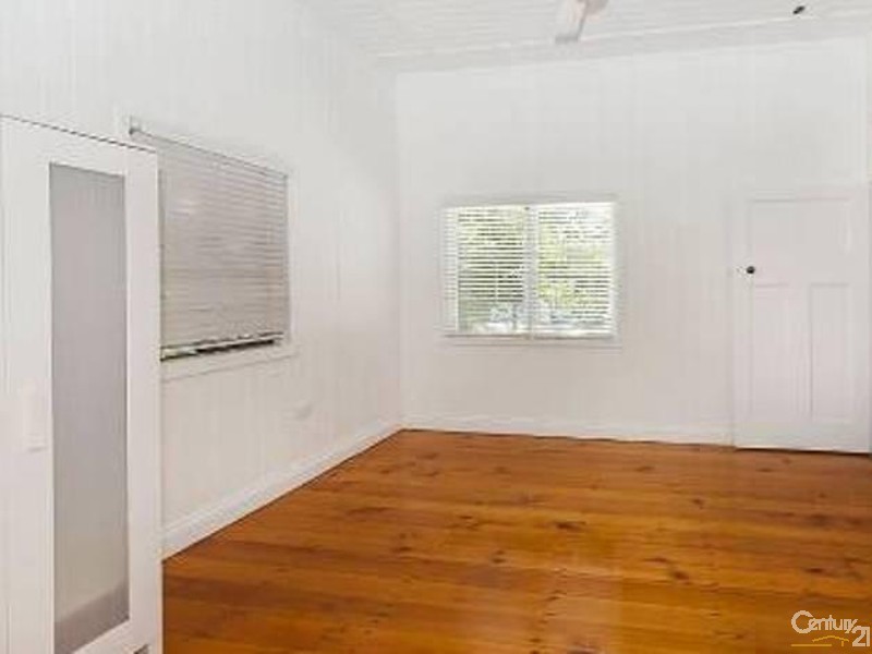 4 MacDonnell Road, Margate QLD 4019