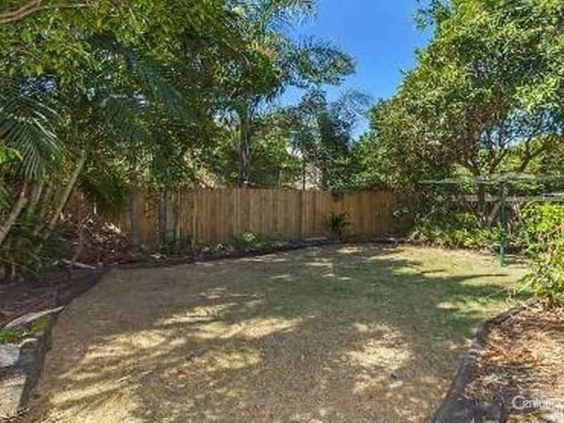 4 MacDonnell Road, Margate QLD 4019