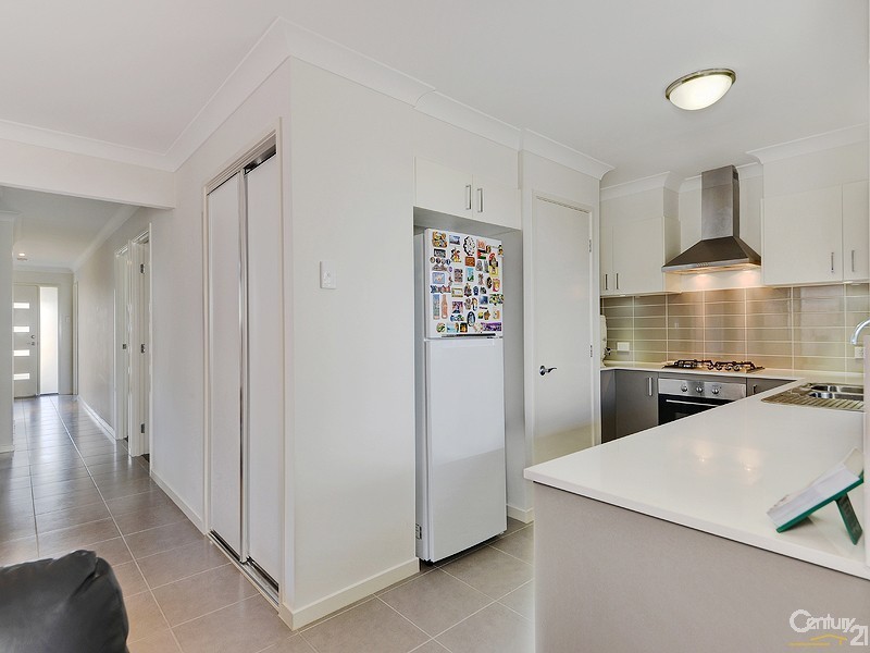 3 Ravensbourne Crescent, North Lakes QLD 4509