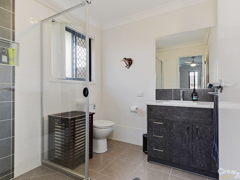 3 Ravensbourne Crescent, North Lakes QLD 4509