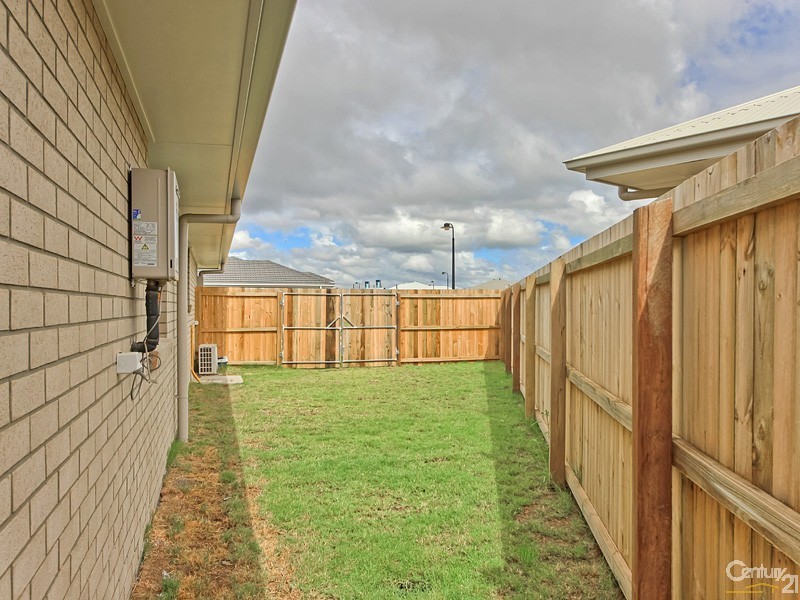 3 Ravensbourne Crescent, North Lakes QLD 4509