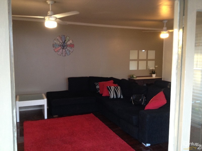 182 School Road, Kallangur QLD 4503