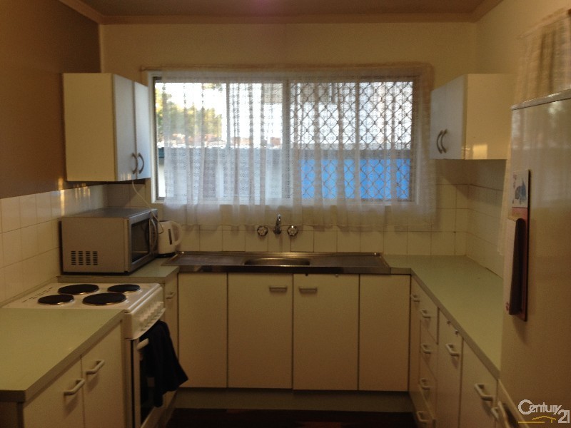 182 School Road, Kallangur QLD 4503