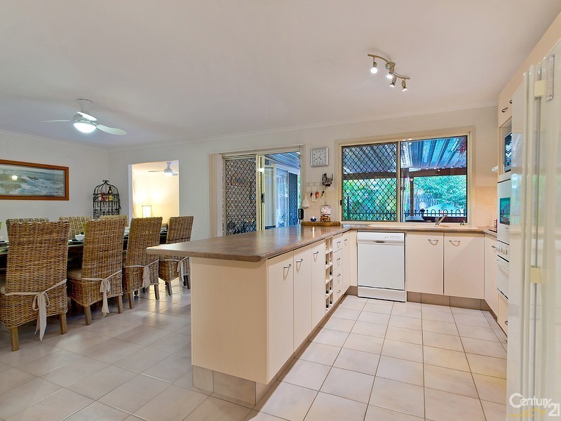 5 Chesterfield Drive, Murrumba Downs QLD 4503