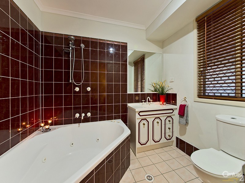 5 Chesterfield Drive, Murrumba Downs QLD 4503