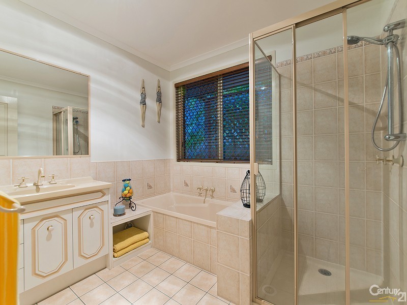 5 Chesterfield Drive, Murrumba Downs QLD 4503