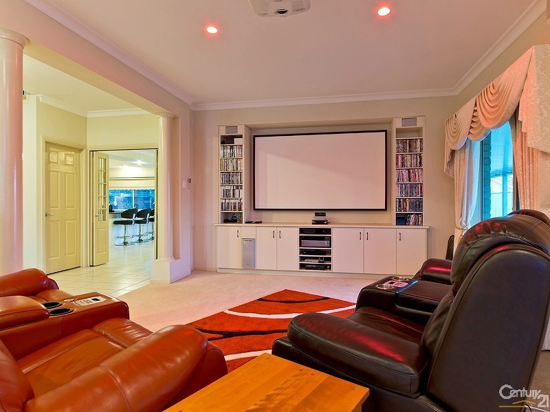 8 Lochern Court, North Lakes QLD 4509