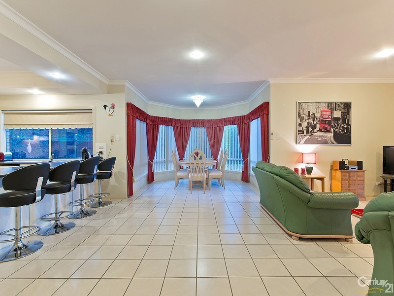 8 Lochern Court, North Lakes QLD 4509
