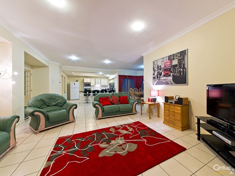 8 Lochern Court, North Lakes QLD 4509