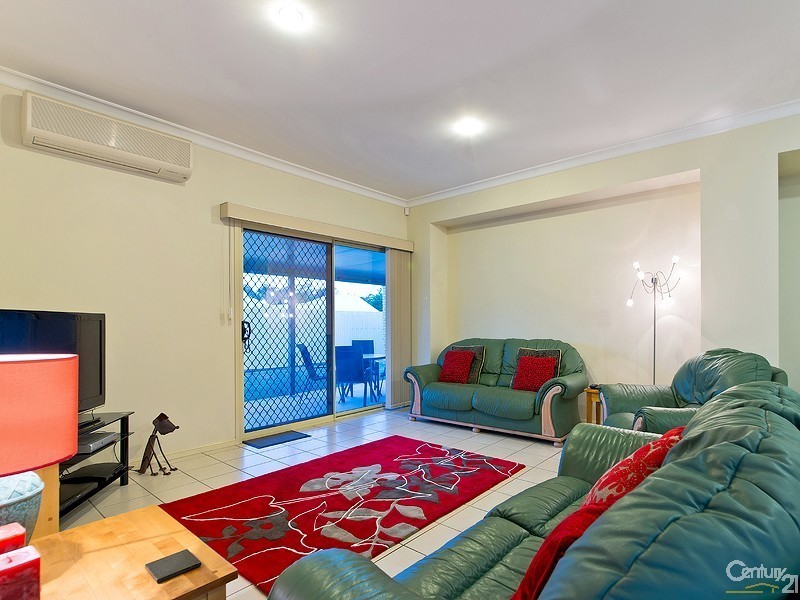 8 Lochern Court, North Lakes QLD 4509