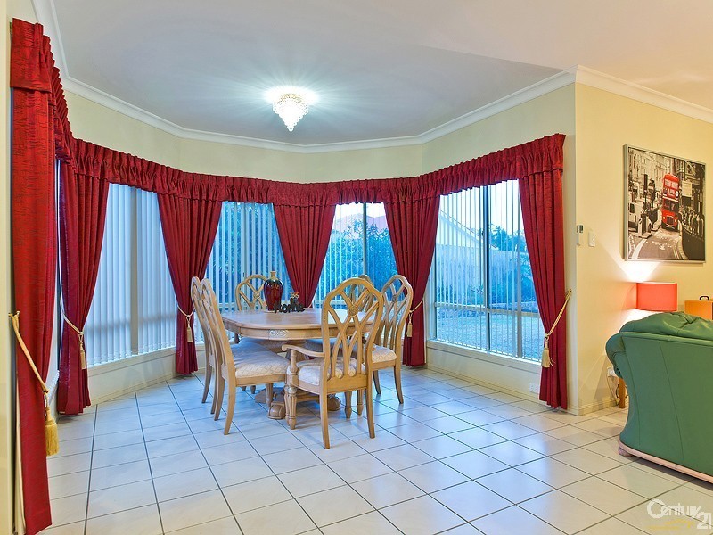 8 Lochern Court, North Lakes QLD 4509