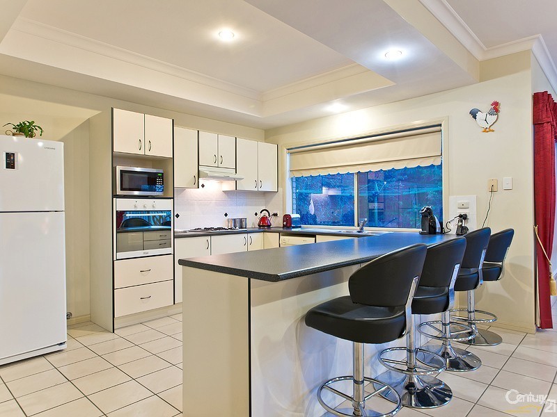 8 Lochern Court, North Lakes QLD 4509