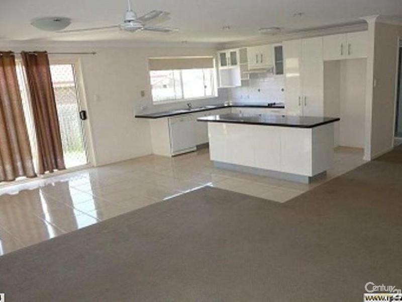 2/27 Drysdale Street, Rothwell QLD 4022