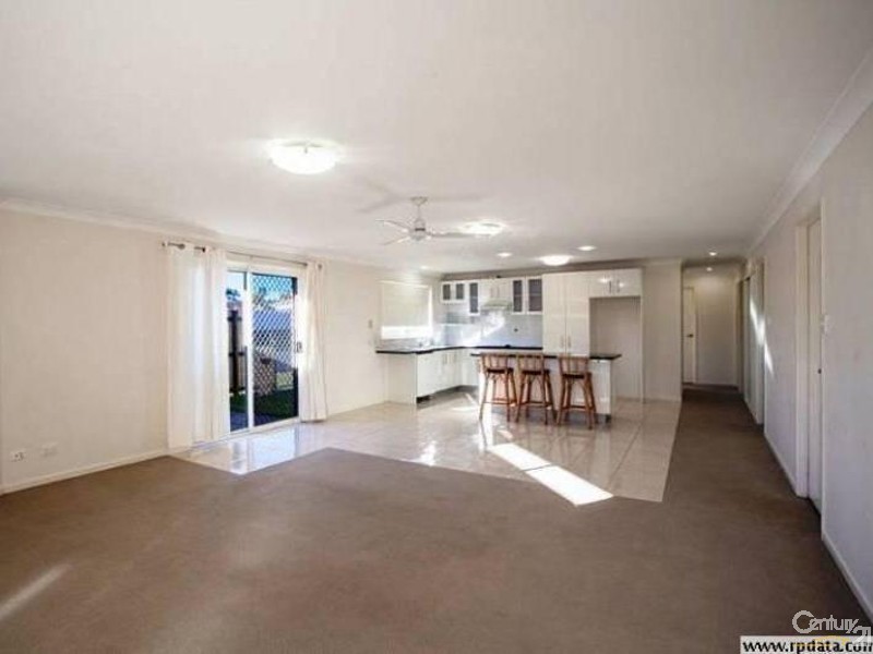 2/27 Drysdale Street, Rothwell QLD 4022