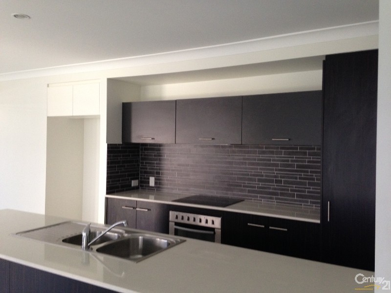 35 Denham Crescent, North Lakes QLD 4509