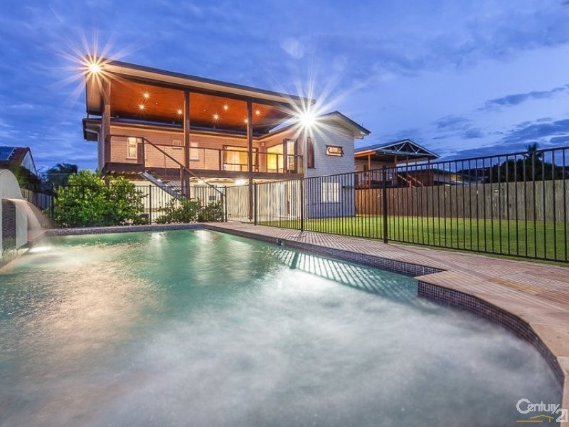 35 Turner Street, Scarborough QLD 4020