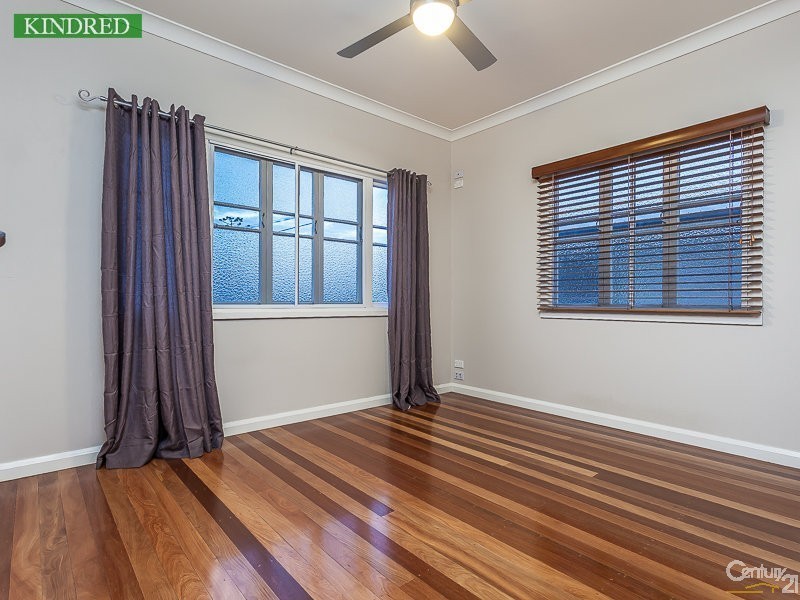35 Turner Street, Scarborough QLD 4020