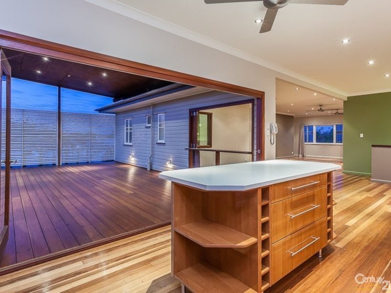 35 Turner Street, Scarborough QLD 4020
